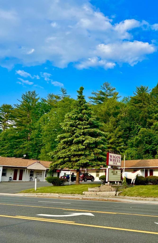 Wagon Wheel Inn Lenox Buitenkant foto