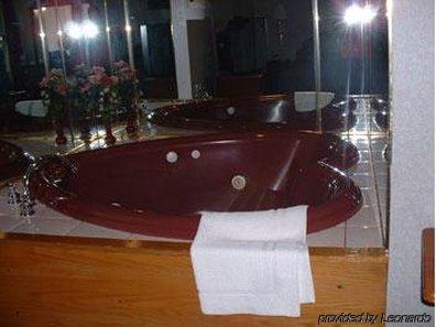 Wagon Wheel Inn Lenox Kamer foto